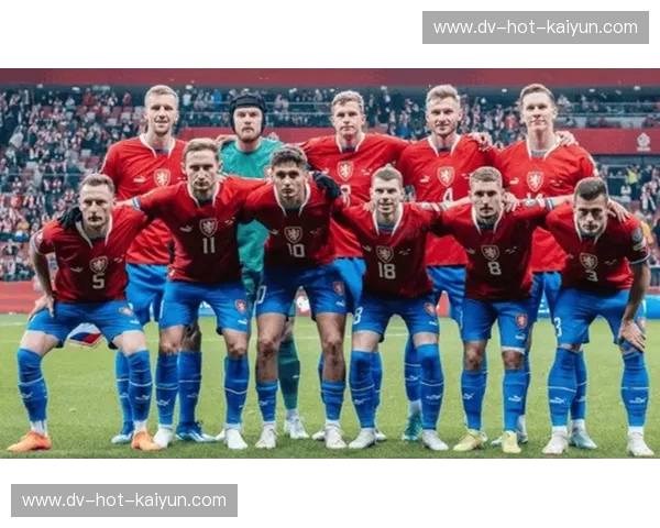 绿茵争锋:当喀山红魔遇上乌拉尔大黄蜂,谁能主宰伏尔加河畔的荣耀之战? 绿茵争锋:当喀山红魔遇上乌拉尔大黄蜂,谁能主宰伏尔加河畔的荣耀之战?